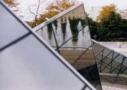 1983-10-E04