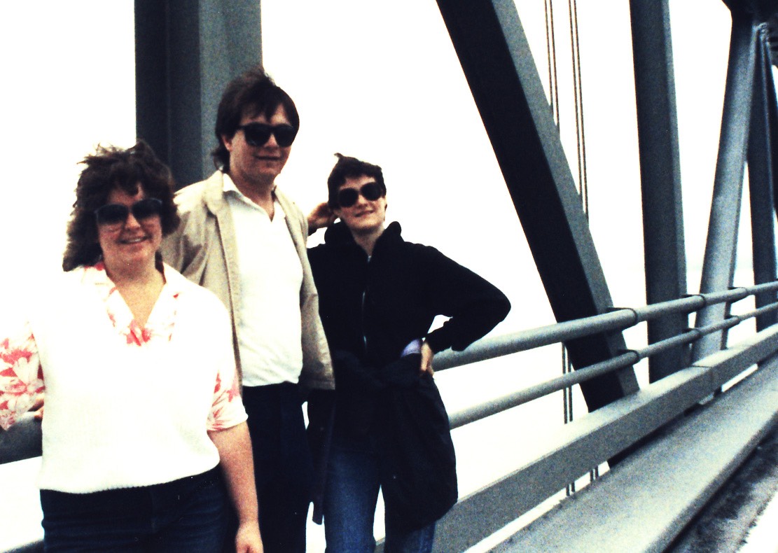 1985-04-A03.jpg