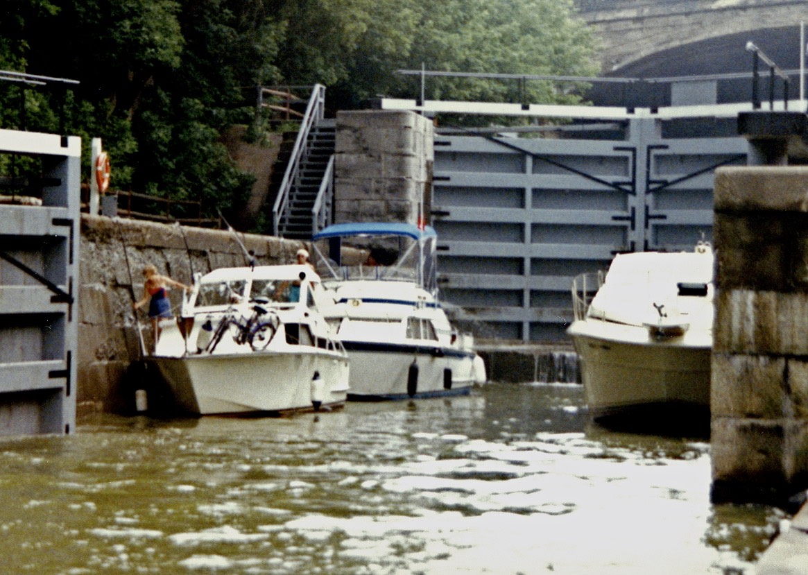 1987-07-A010