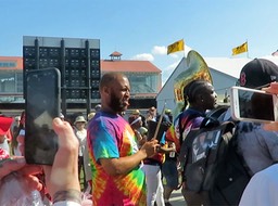 Parade 2-3
